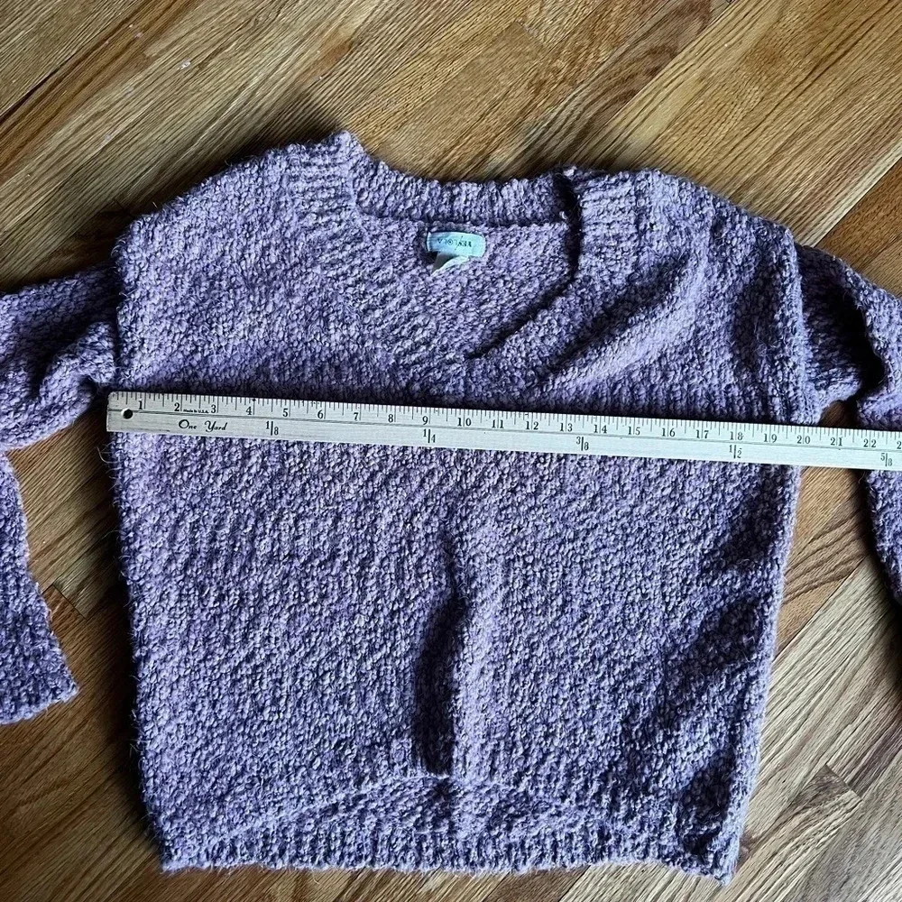 Yes/Lola V-Neck sweater - Picture 4 of 5
